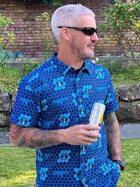 Retro Rifle Sting Ops short sleeve button down Sz M